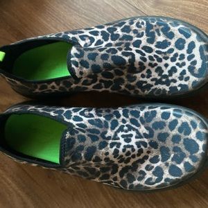Size 12 Oofos leopard print